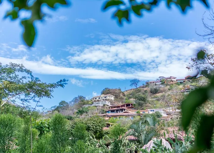 Lodge Hermosa Heights 16 *